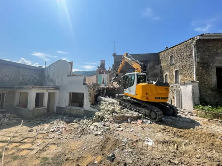 Travaux de démolition dans la Drôme