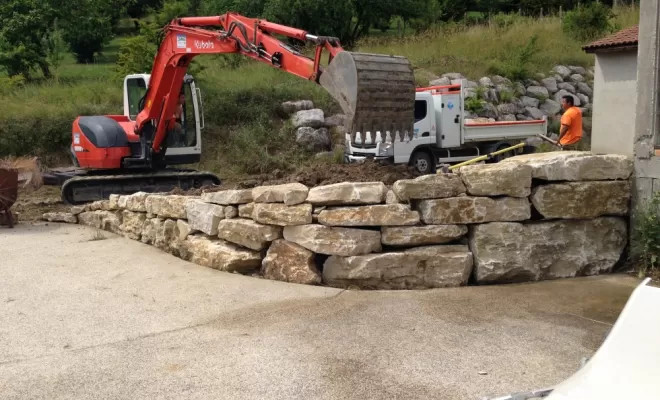 Enrochement pour soutien de talus (Drôme)